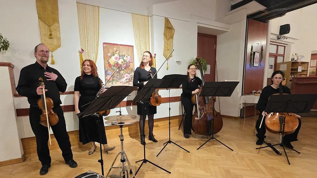 Foto 1 aus der Galerie "Das Konzertcafe"