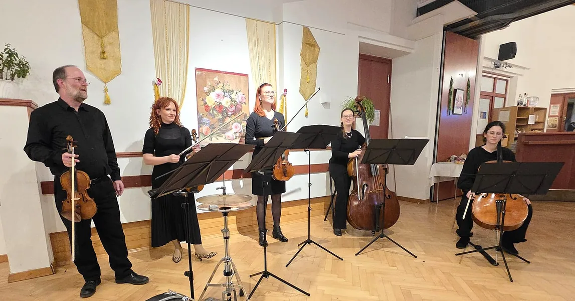Foto 2 aus der Galerie "Das Konzertcafe"
